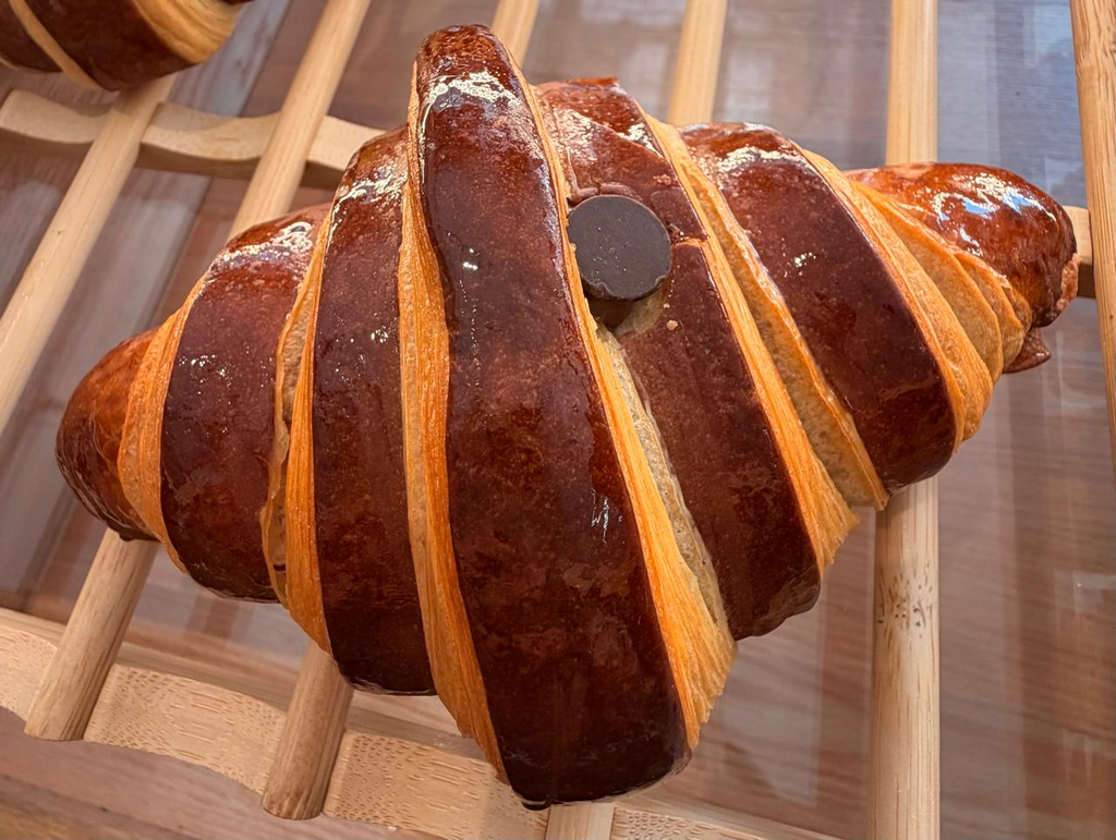 Croissant Bicolor Relleno Choco y FR